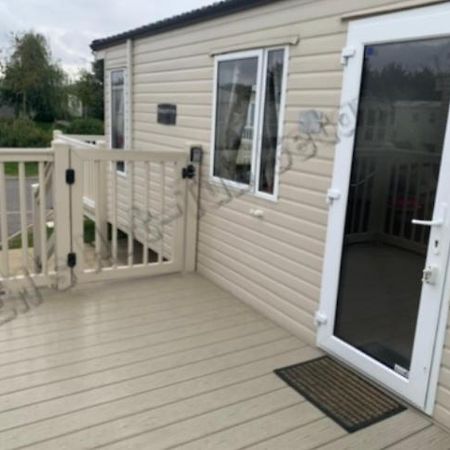 Jems Hot-Tub Getaways 8 Berth At Tattershall Lakes Exterior photo