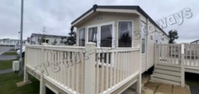 Jems Hot-Tub Getaways 8 Berth At Tattershall Lakes Exterior photo